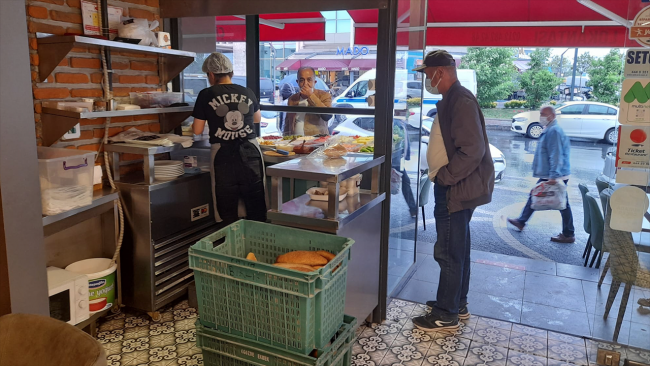 Restoran ve kafeler kapılarını açtı